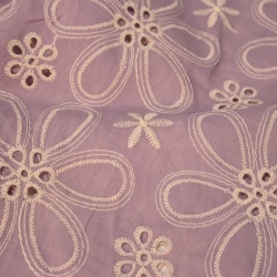 TECIDO LAISE BORDADA 2 TONS LILAS/CRU C ACABAMENTO