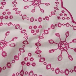 TECIDO LAISE BORDADA 2 TONS BRANCO E FUCSIA