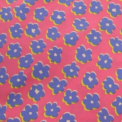 TECIDO VISCOSE ESTAMPADO FUNDO ROSA C FLORES AZUL
